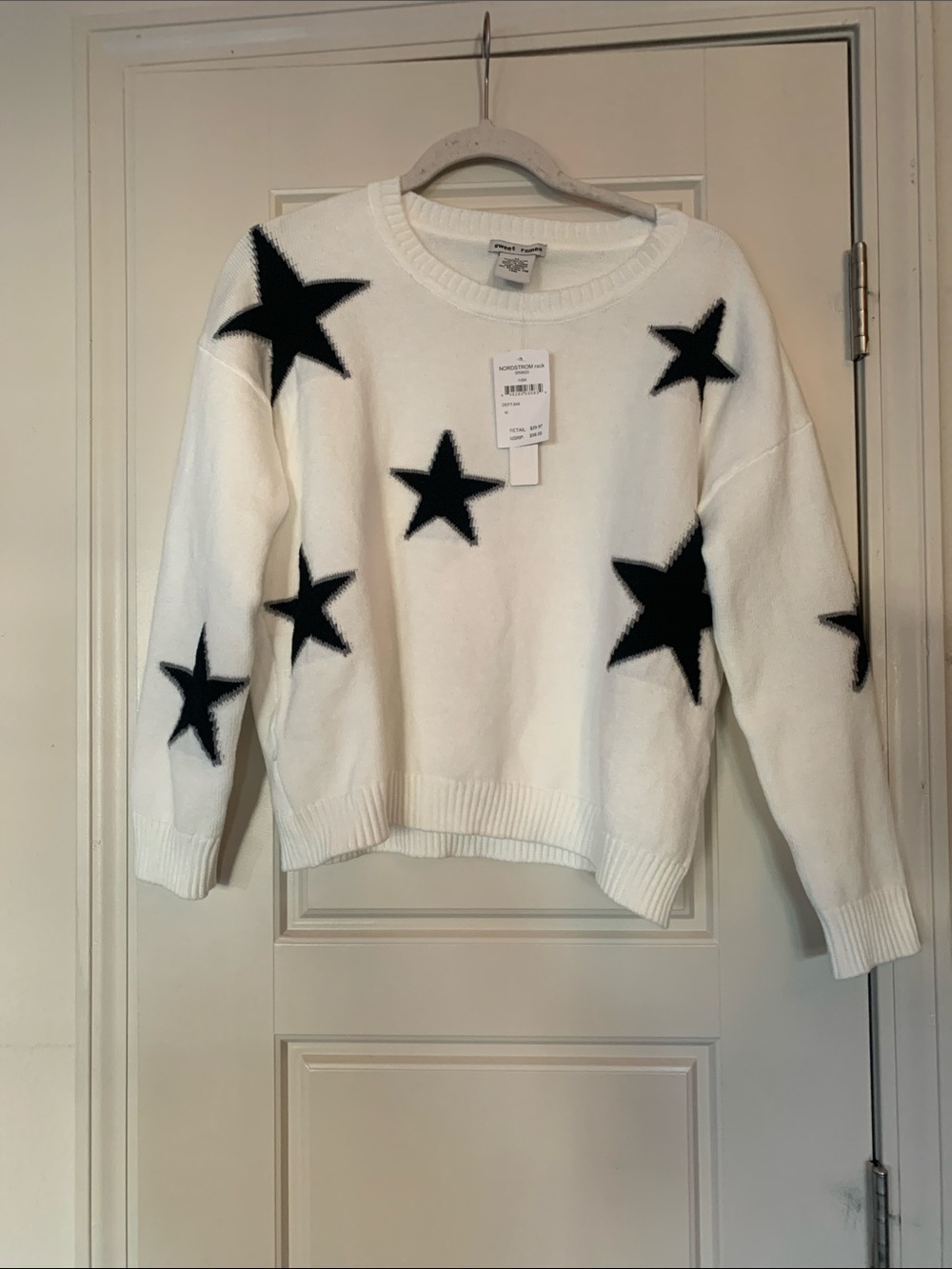 NWT Nordstrom White Crewneck Sweater with Black Star Motif